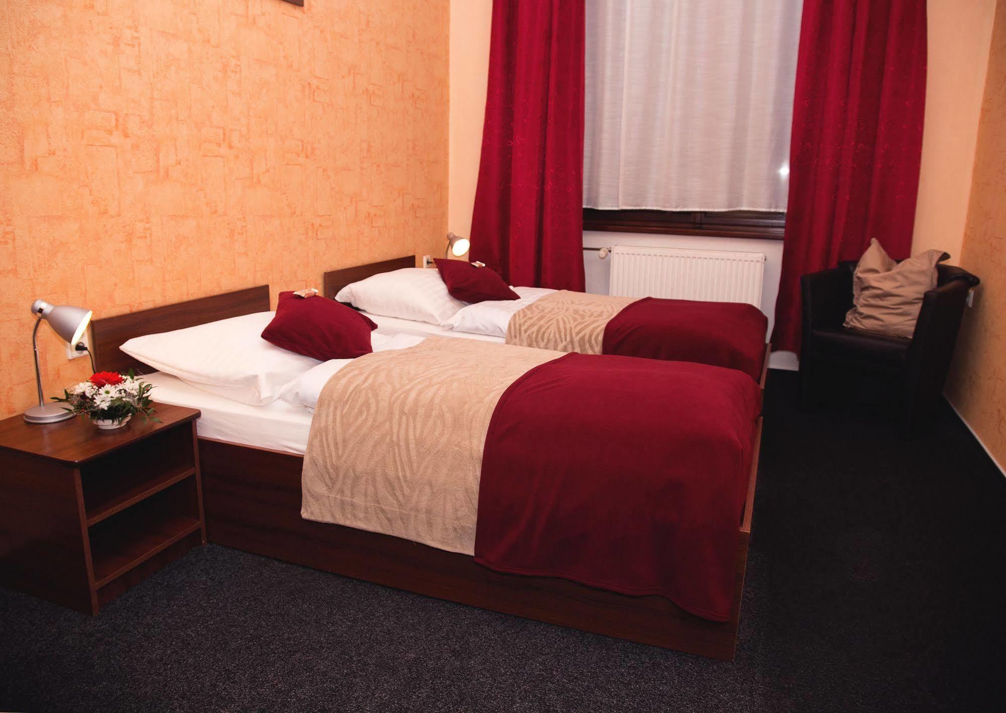 Hotel Centrum Hranice  Zewnętrze zdjęcie